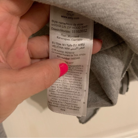 Only pearl accent raw edged hoodie - Picture 3 of 11